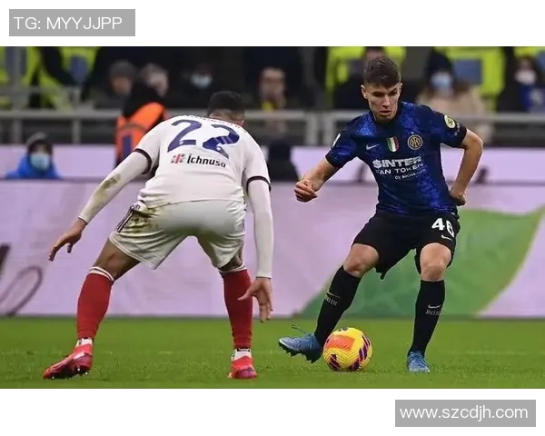 足球明星穿搭风格解析女生时尚搭配灵感推荐